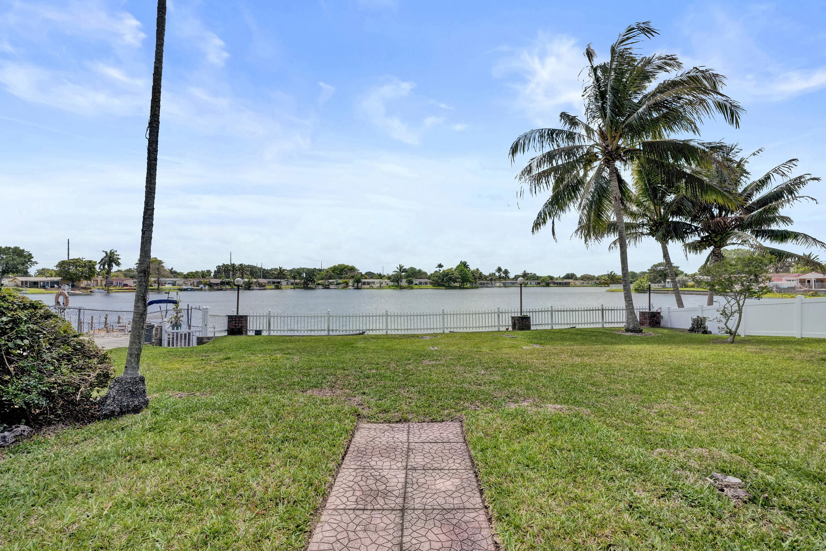 RAINBOW LAKES - Residential