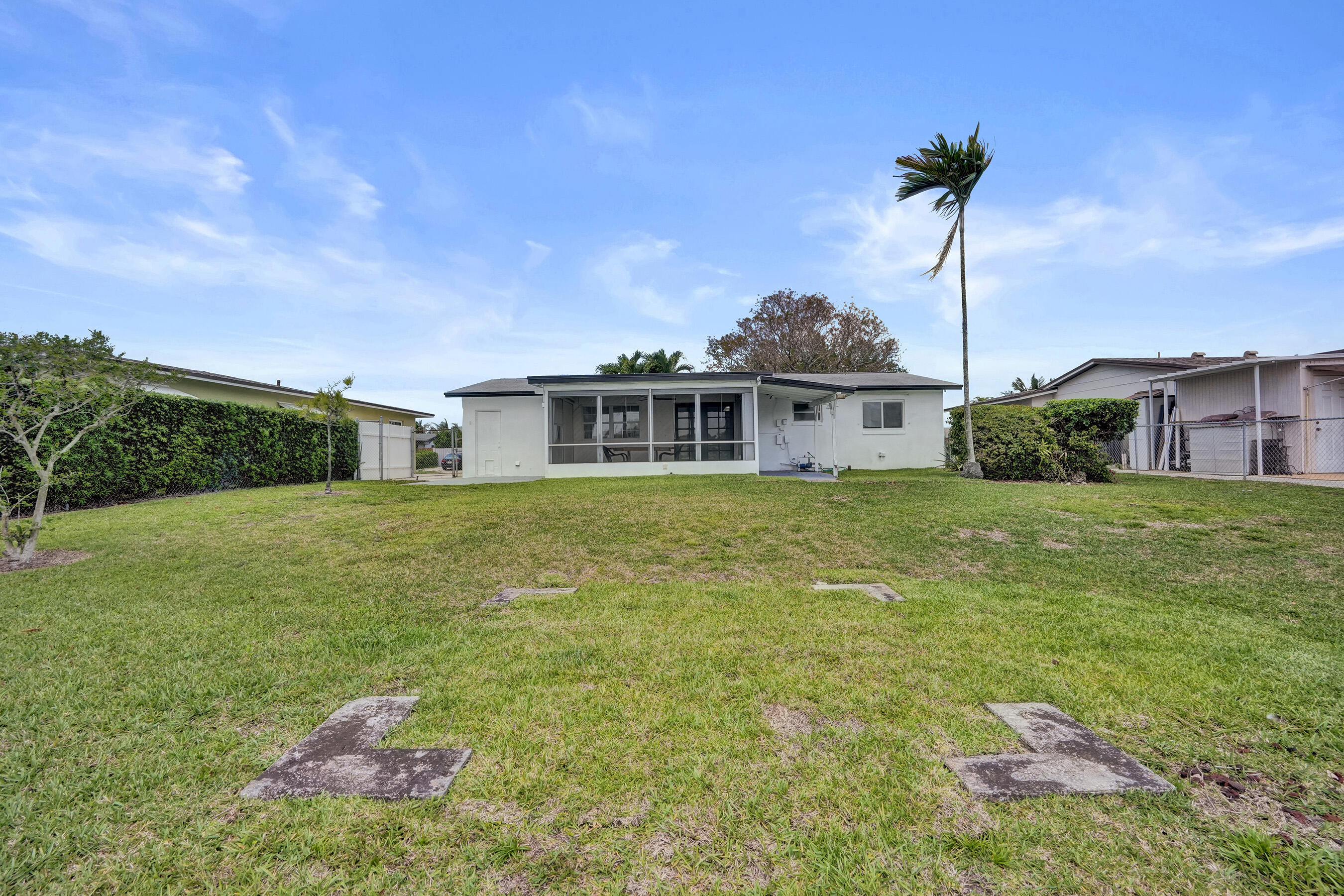 RAINBOW LAKES - Residential