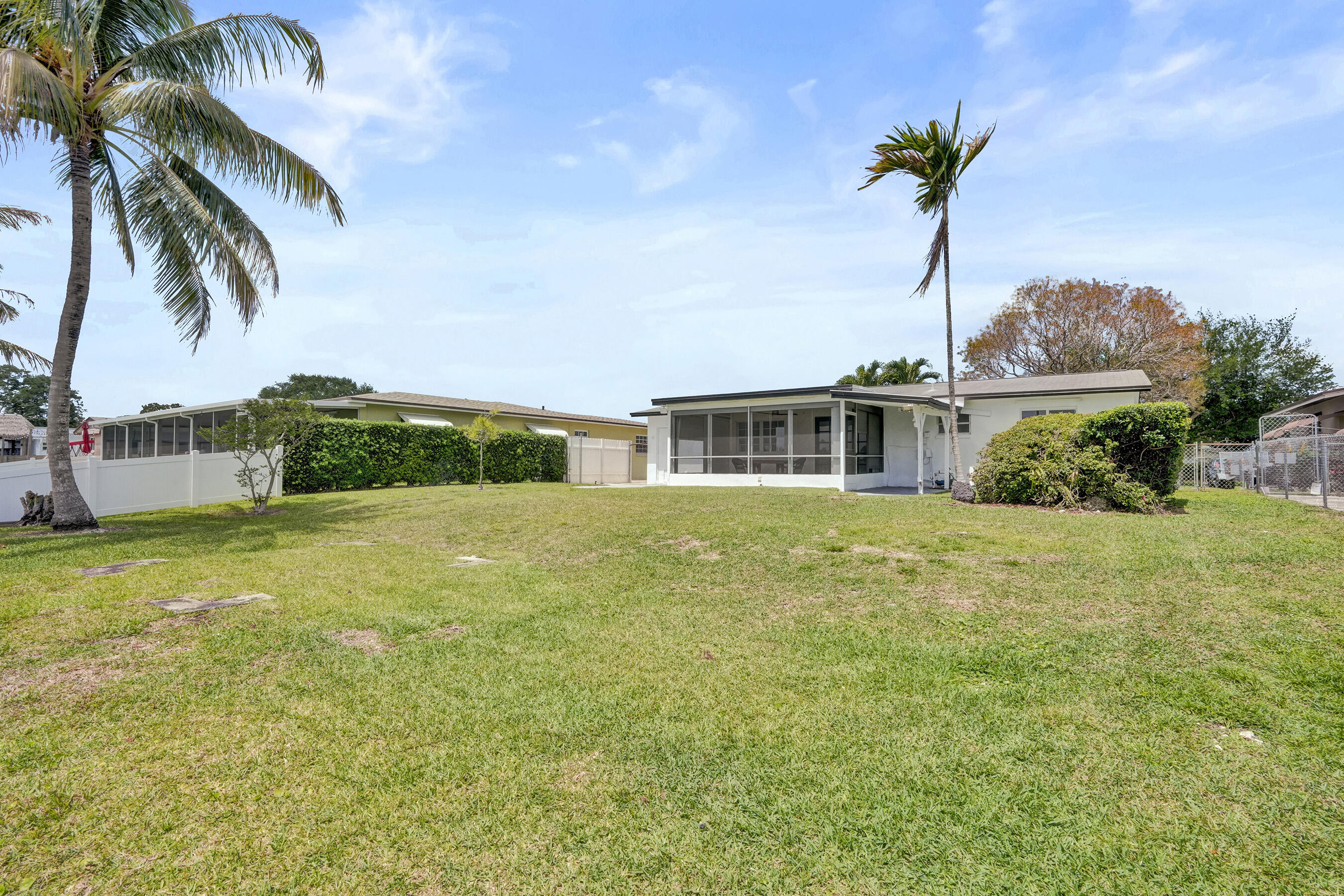 RAINBOW LAKES - Residential