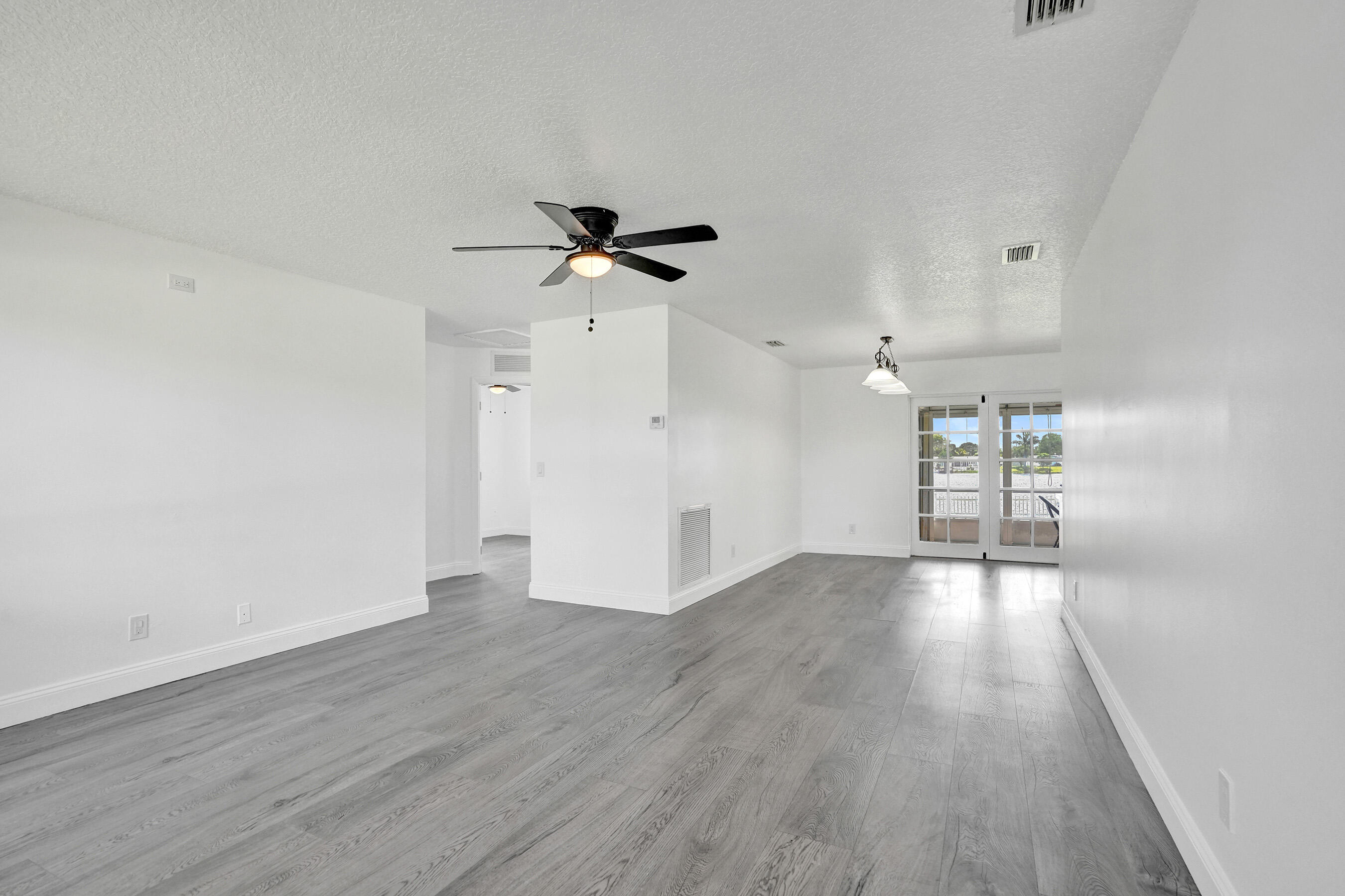 RAINBOW LAKES - Residential