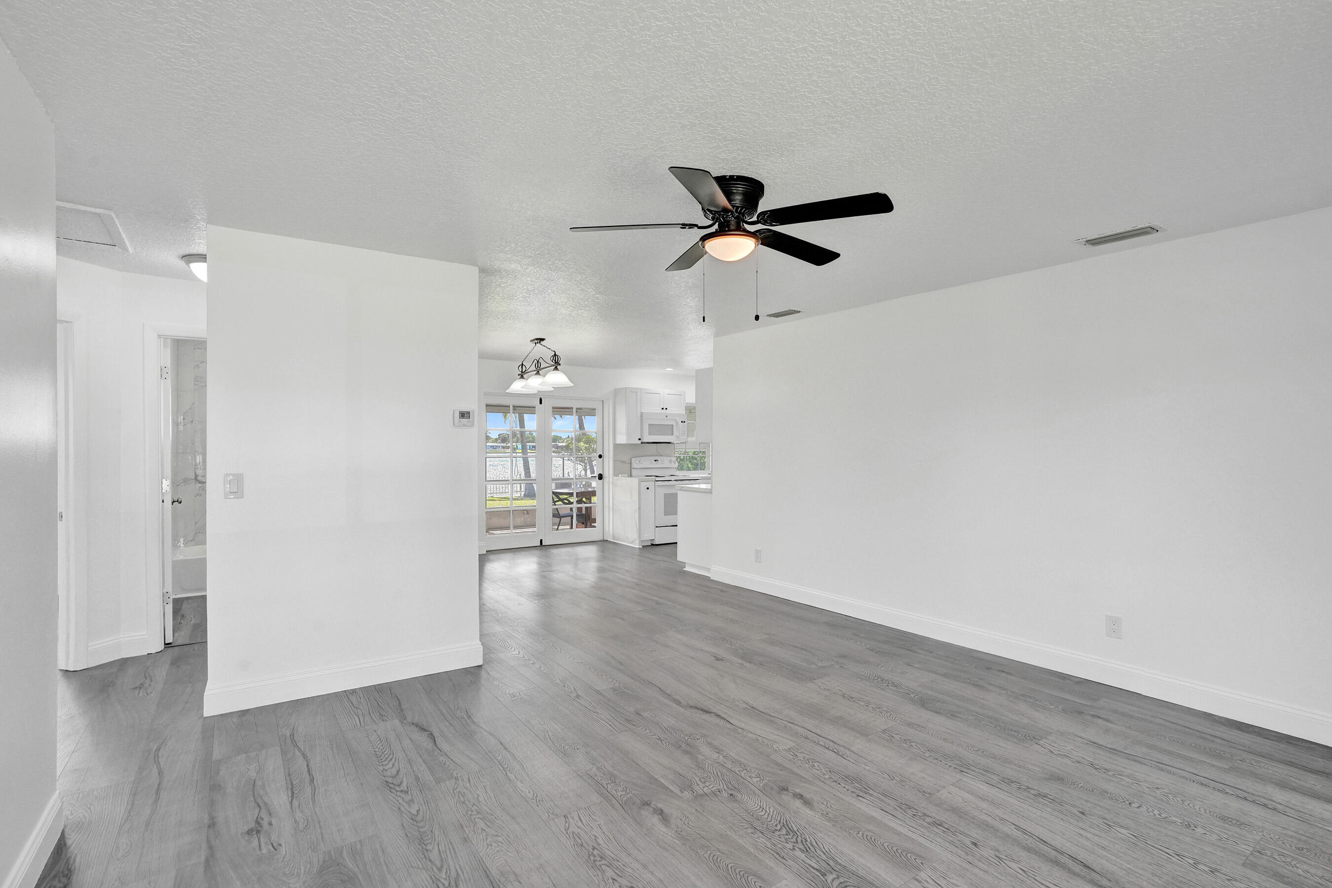 RAINBOW LAKES - Residential