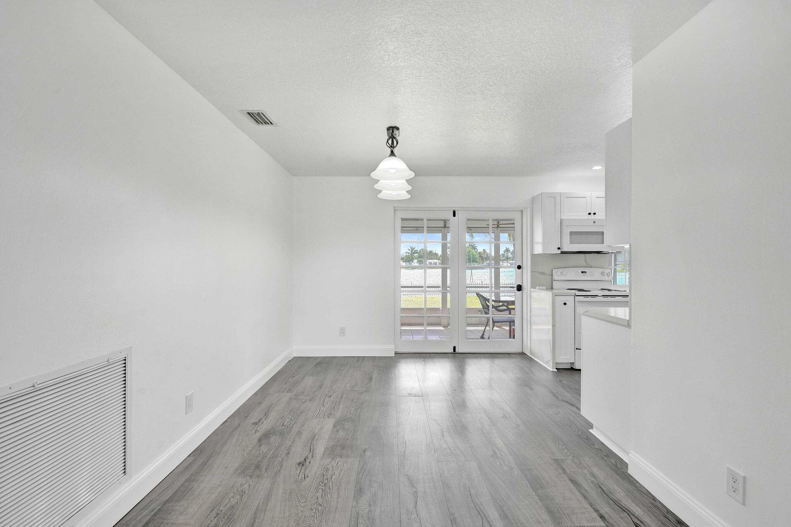 RAINBOW LAKES - Residential