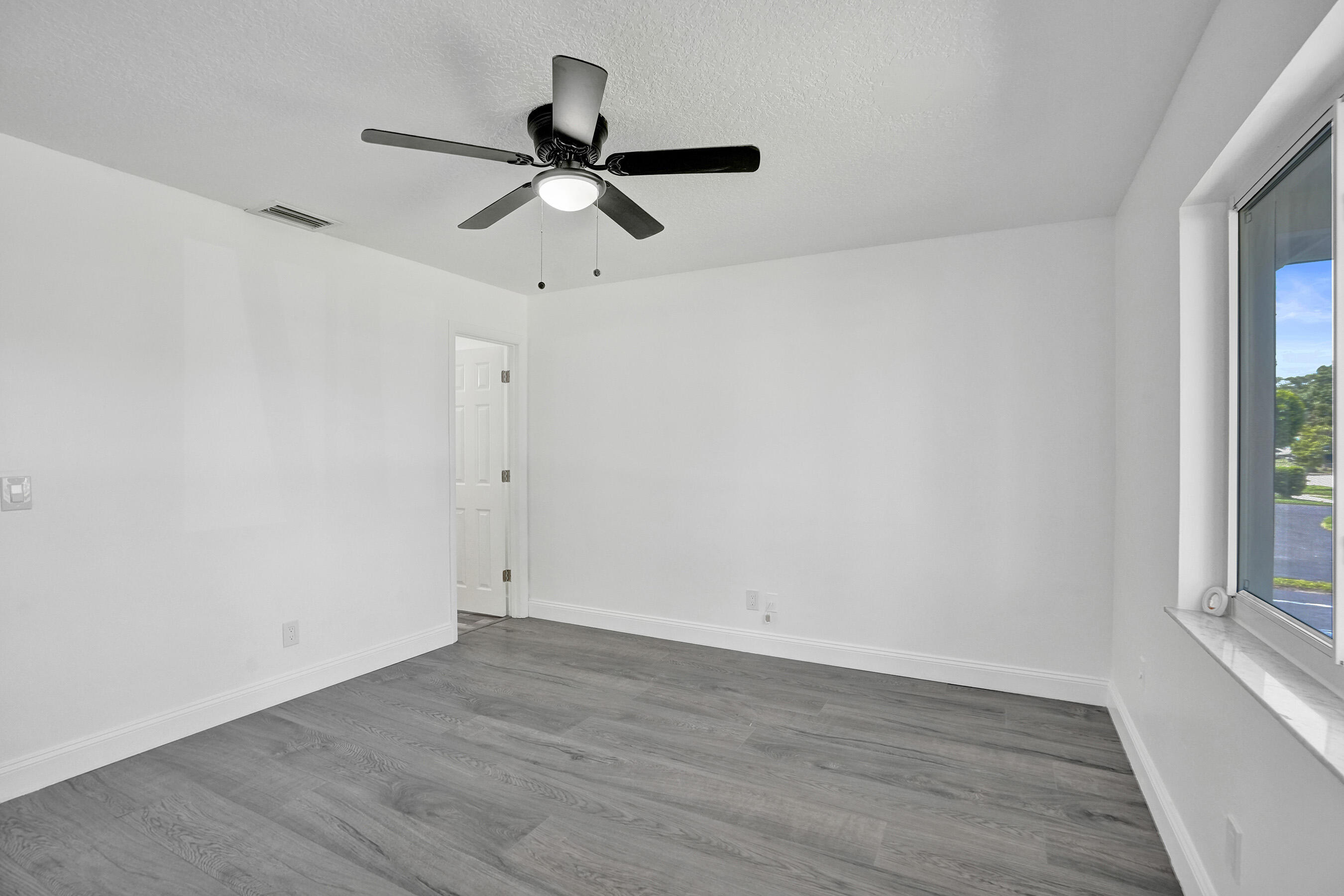 RAINBOW LAKES - Residential