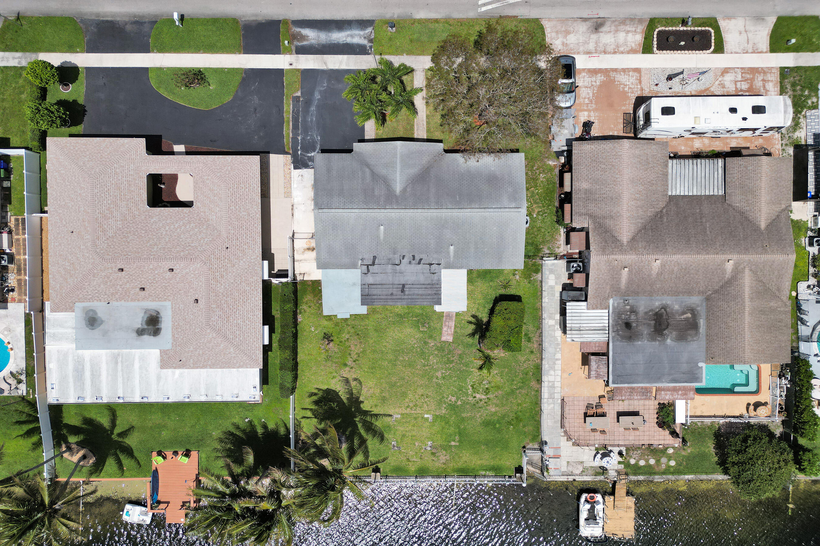 RAINBOW LAKES - Residential