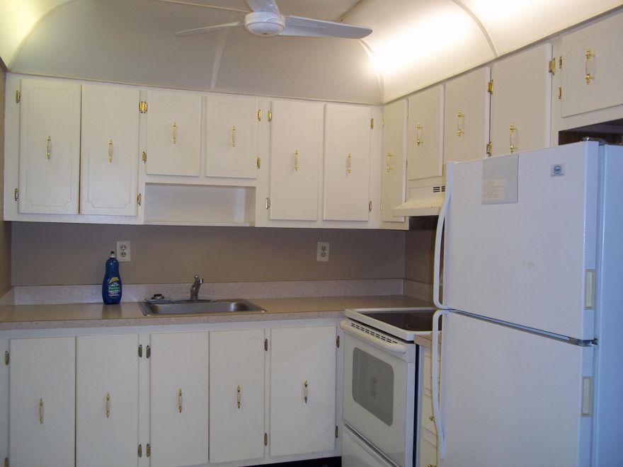 Nice Clean unit. Laminated floors.
Enjoy very active gated community.
Bus​​‌​​​​‌​‌​​​‌‌​​​‌‌‌​​‌​​‌‌​​​​ Service.