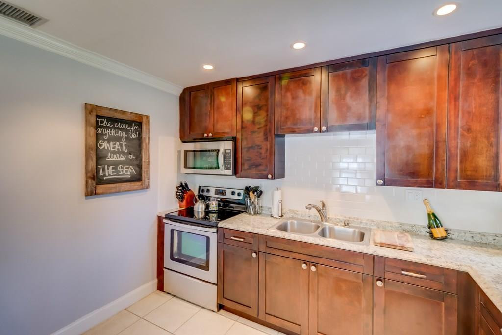 POINSETTIA HEIGHTS - Residential