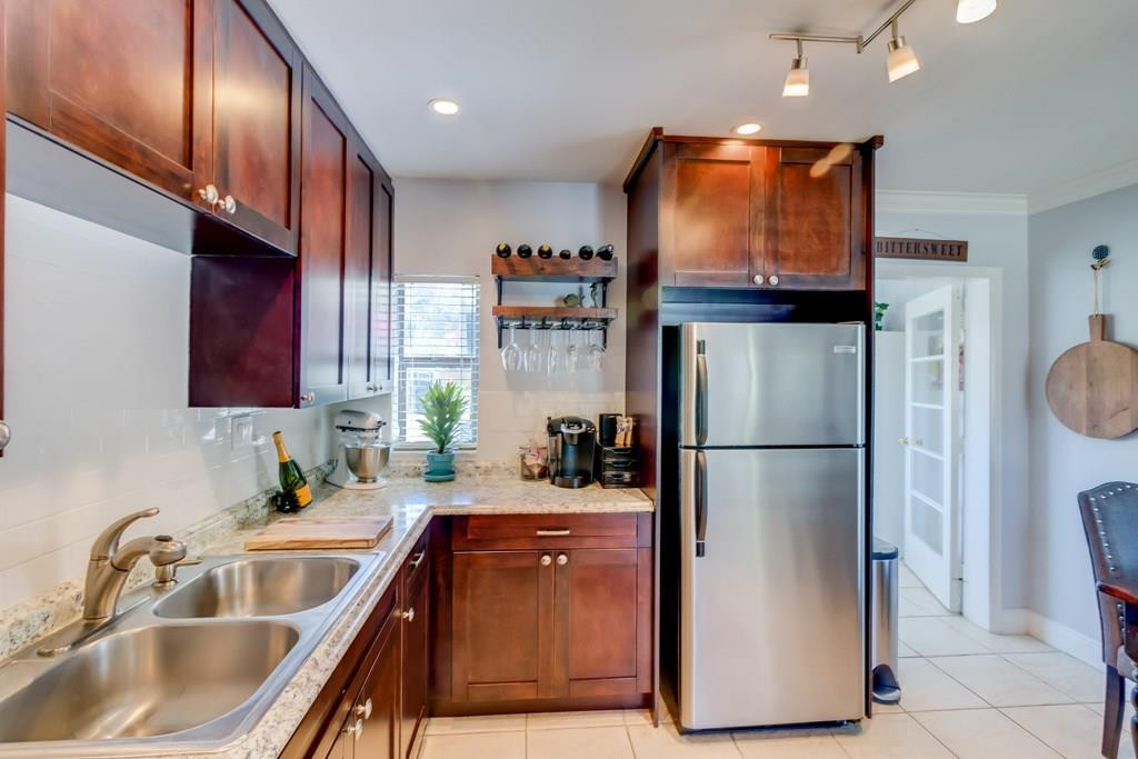 POINSETTIA HEIGHTS - Residential