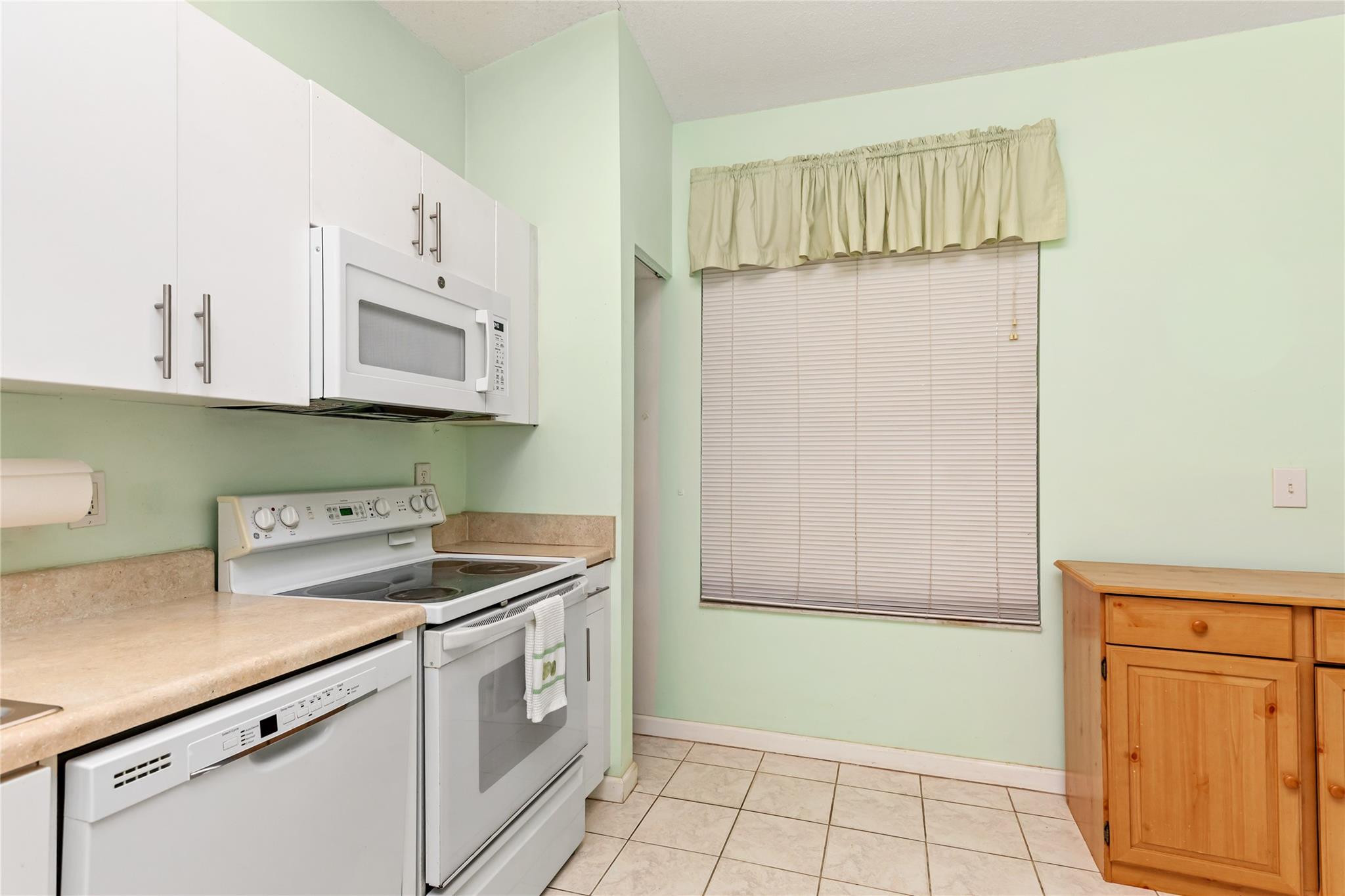 Pembroke Falls Ph 3 158-2 - Residential