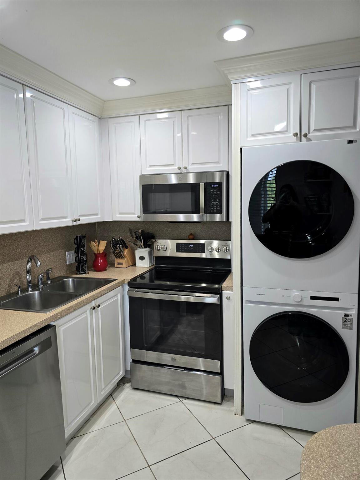 FOUNTAINS OF PALM BEACH C - Residential