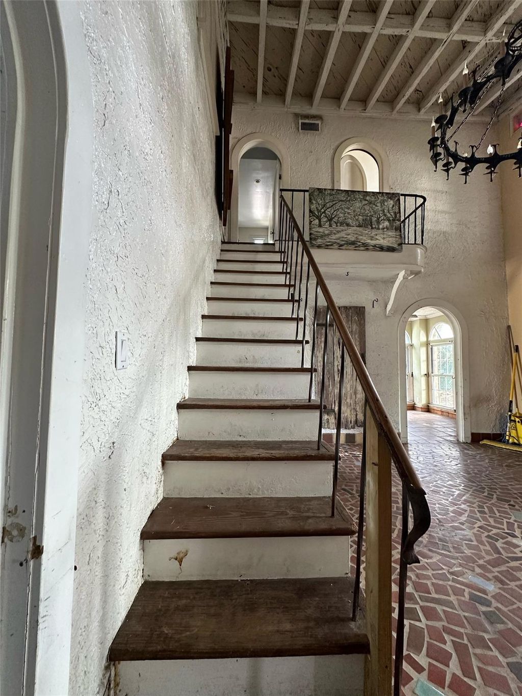 Photo of 911 Mcintosh Street, West Palm Beach, FL 33405 (MLS # F10517118)