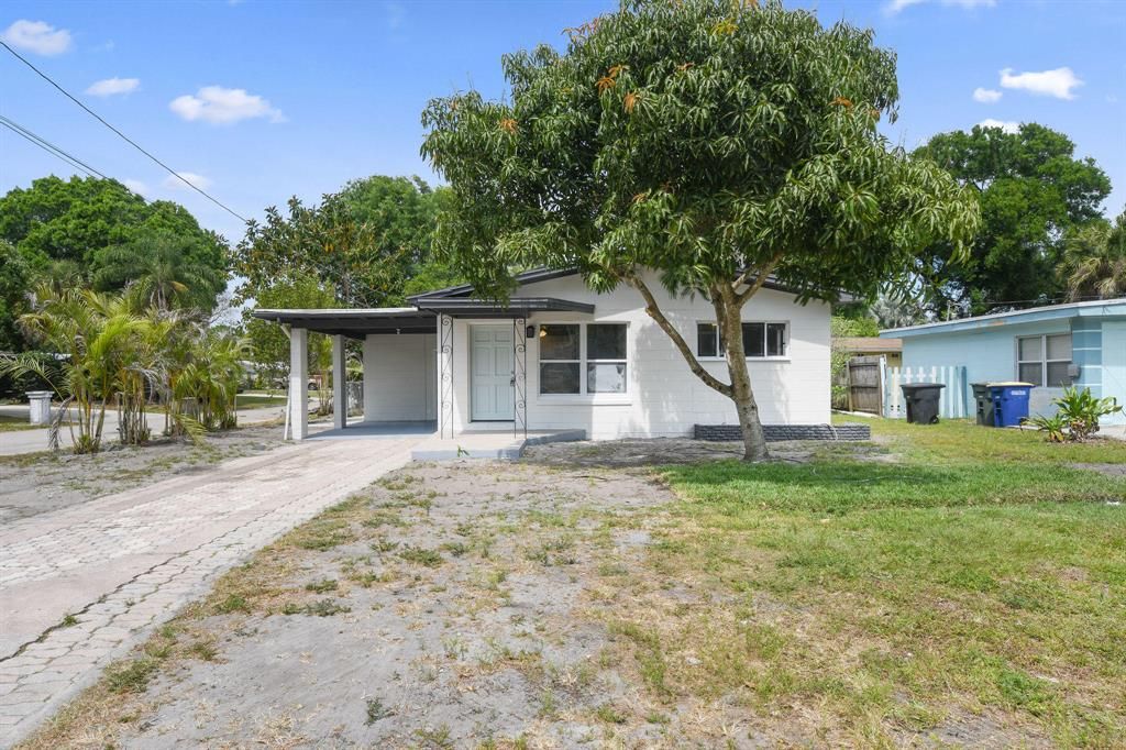 Photo of 1510 Coronado Avenue, Fort Pierce, FL 34982 (MLS # R10703675)