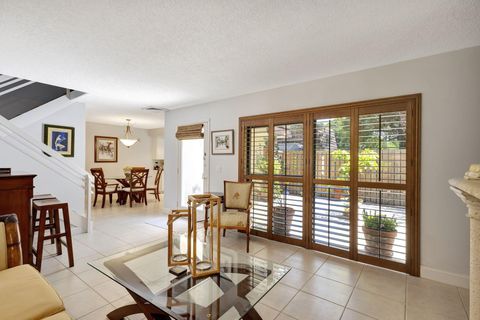 Townhouse in Palm Beach Gardens FL 1717 17th Lane Ln 8.jpg