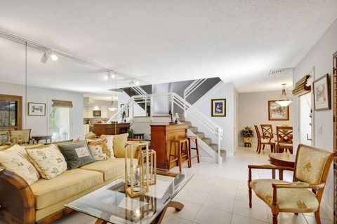 Townhouse in Palm Beach Gardens FL 1717 17th Lane Ln 7.jpg