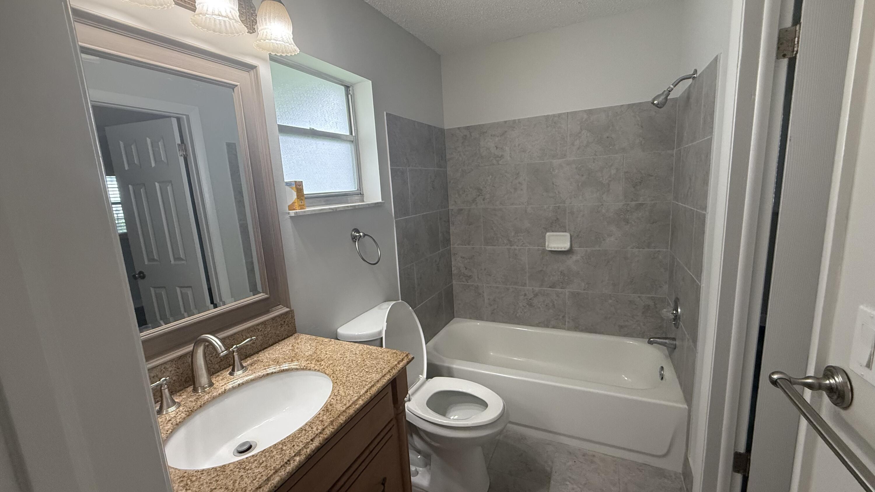 PALM BEACH LEISUREVILLE SEC 9 - Residential Lease