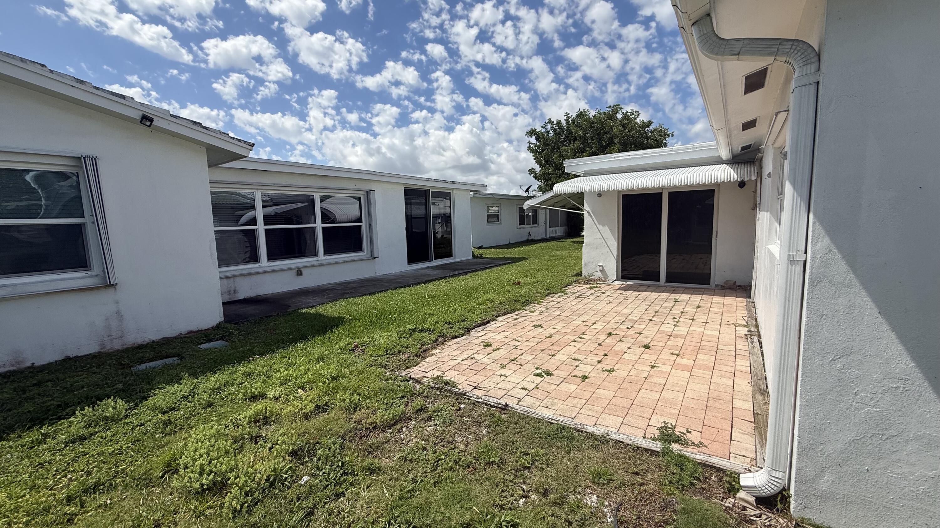PALM BEACH LEISUREVILLE SEC 9 - Residential Lease