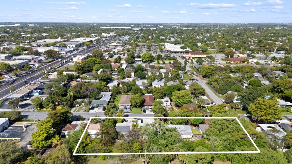 Photo of 10261044 NW 7th Avenue, Fort Lauderdale, FL 33311 (MLS # B26011035)