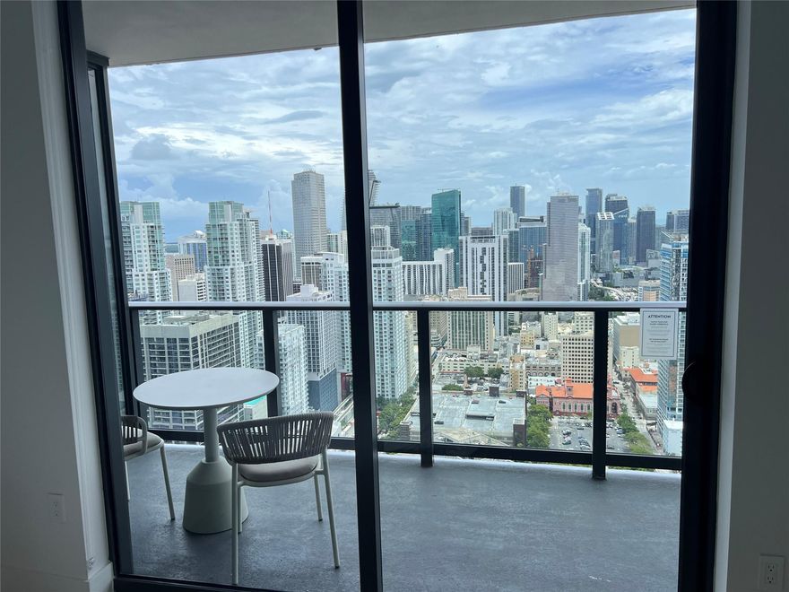 LEASE this sophisticated fully furnished 1BD/1BA at Natiivo/Gale Miami Residences, ideal for business professionals who travel frequently to Miami, or just for vacation. Located in Downtown next to Miami World center, this 687 SF residence offers a king bed, sofa bed, in-unit washer/dryer, smart technology, and floor-to-ceiling windows with city and bay views. Enjoy a co-working lounge, high-speed internet, rooftop pool, spa, sauna, steam room, gym, kids’ room, and 3 on-site restaurants. Iconic 52-story tower by Arquitectonica, minutes from the Port of Miami and Kaseya Center. Cable, internet, and 24/7 concierge included. Close to many activities, restaurants and shops with walking distance.