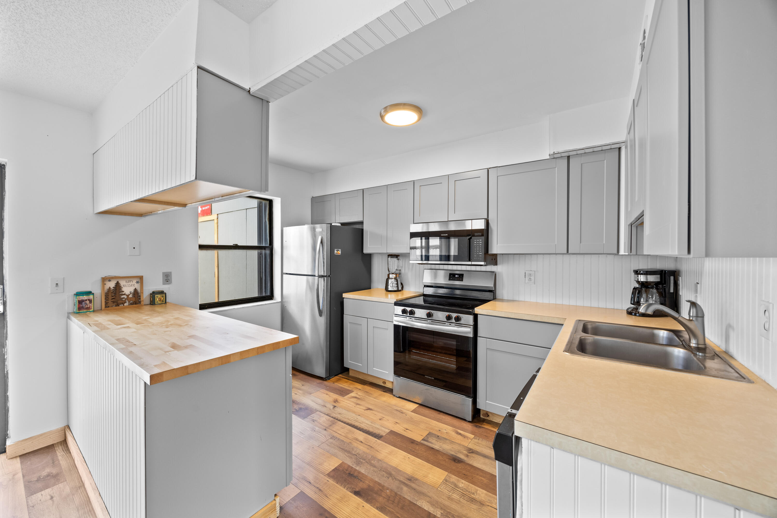 SANDTREE - Residential