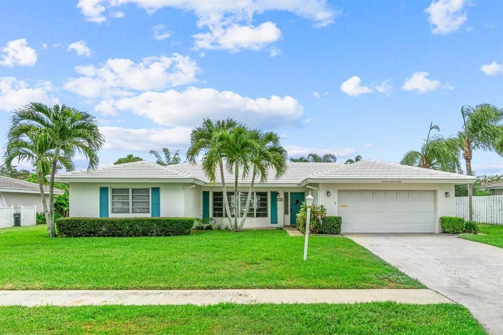 Photo of 1350 SW 13th Place, Boca Raton, FL 33486 (MLS # R10828889)