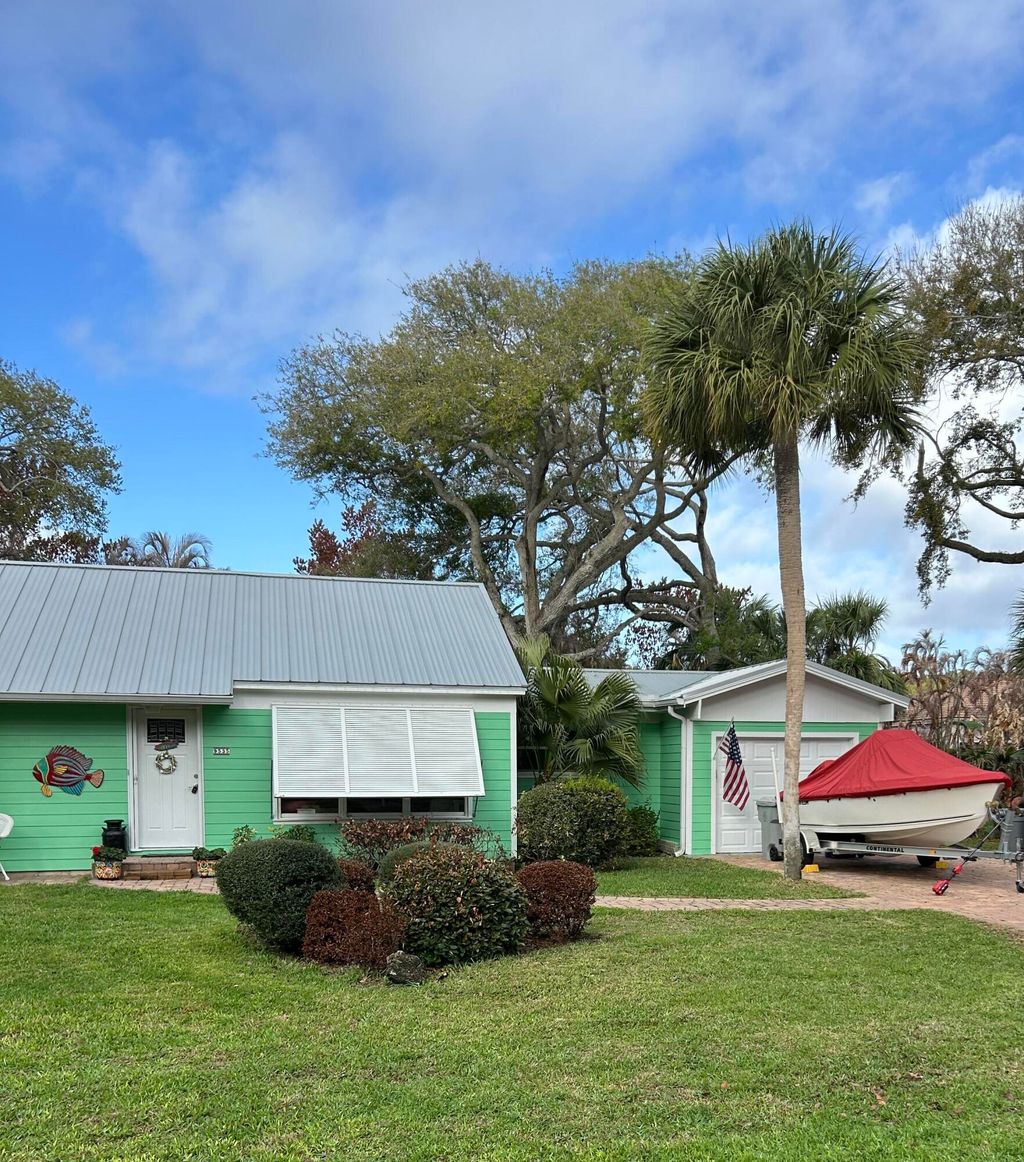 Photo of 9535 Frangipani Drive, Vero Beach, FL 32963 (MLS # B26003926)