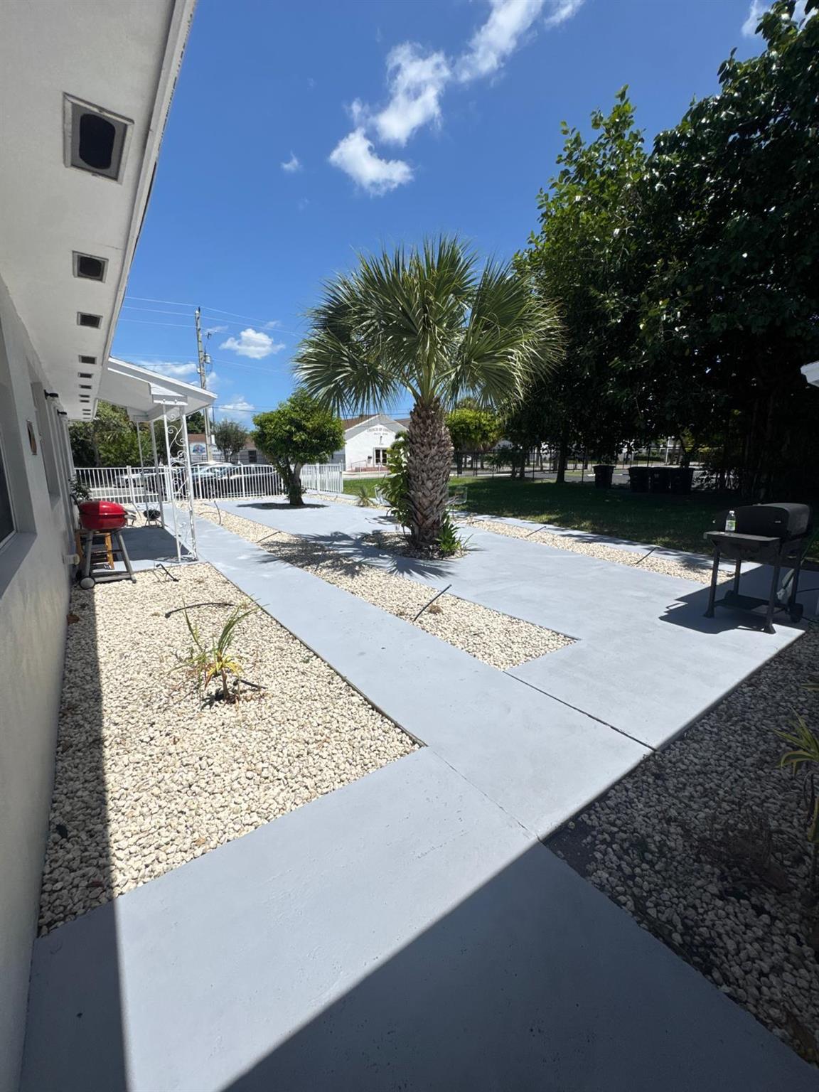 CLOWS - Residential Lease