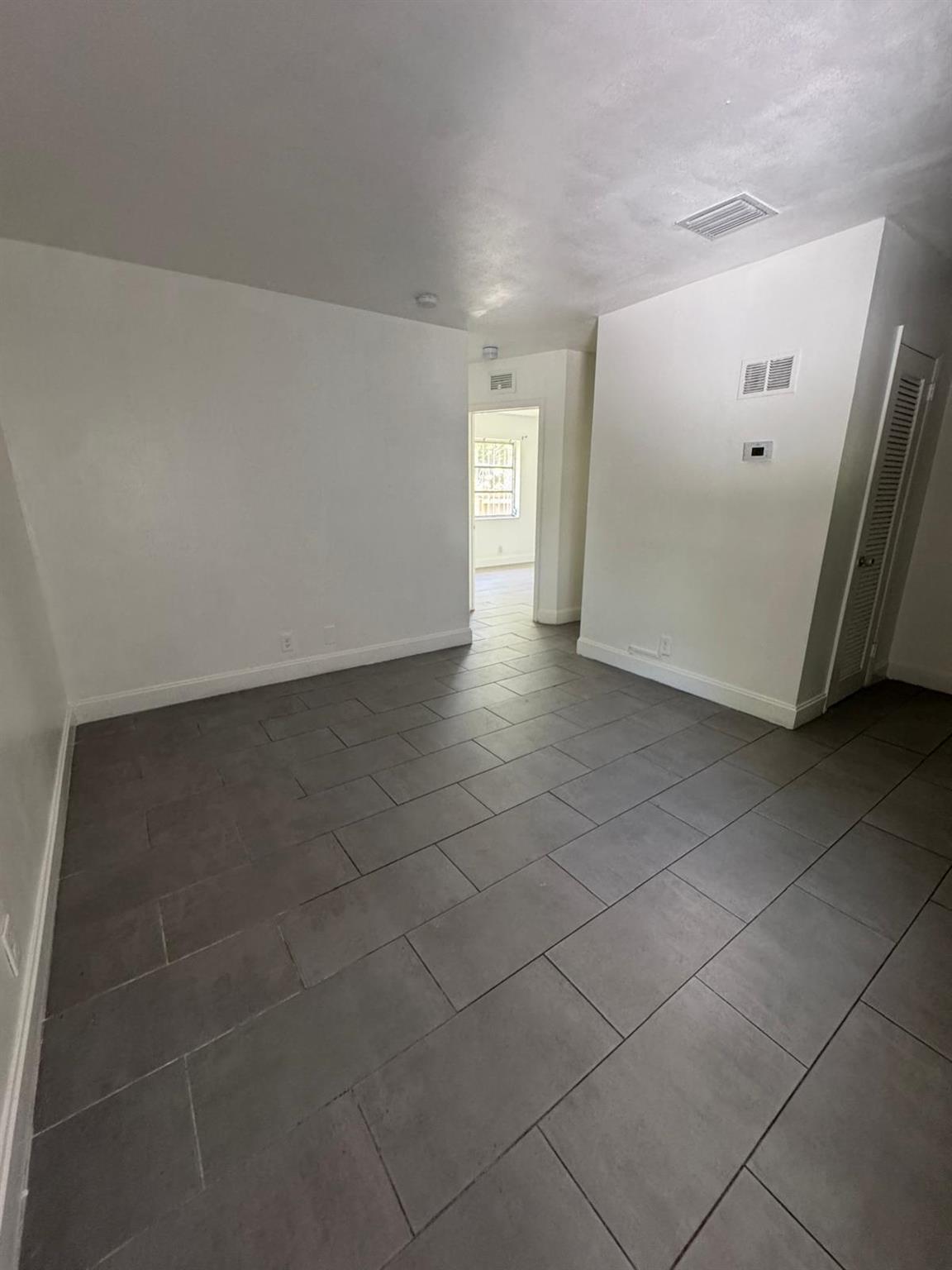 CLOWS - Residential Lease