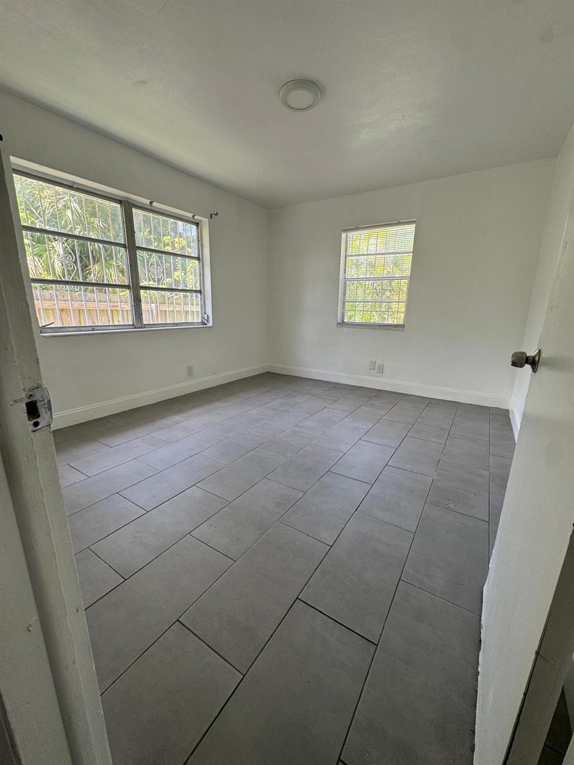 CLOWS - Residential Lease