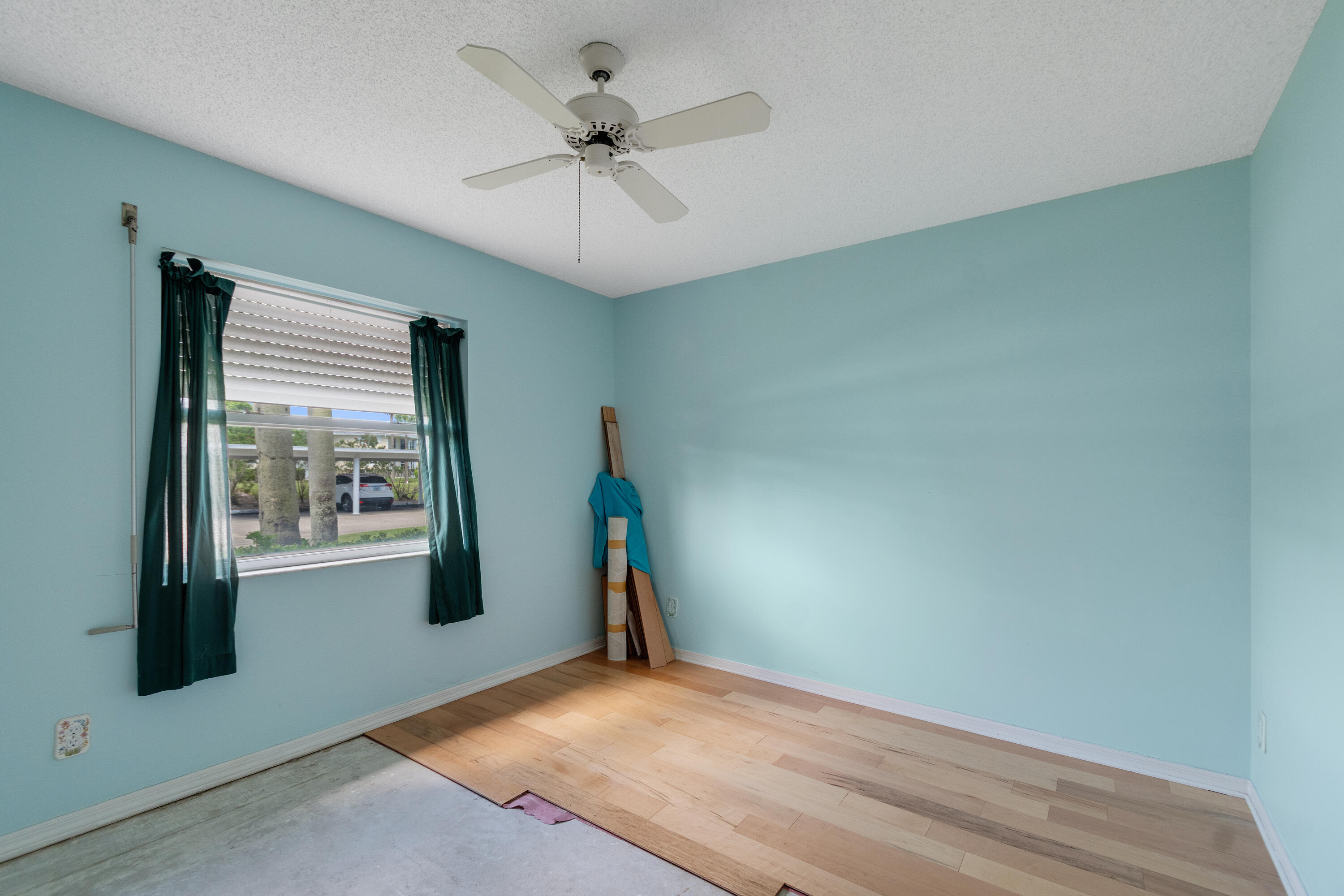 GROVE ISLE EAST CONDOMINIUM - Residential