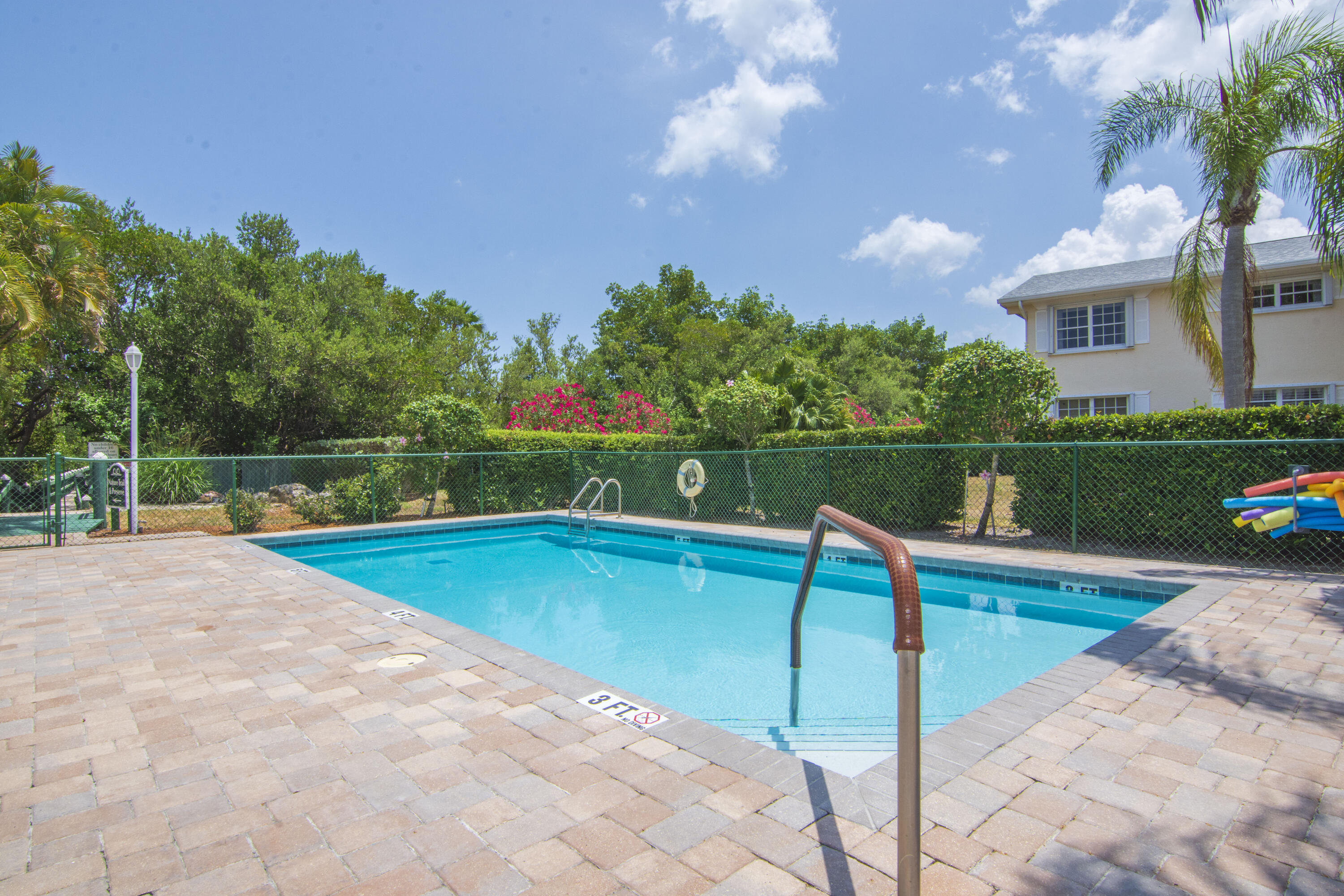 GROVE ISLE EAST CONDOMINIUM - Residential