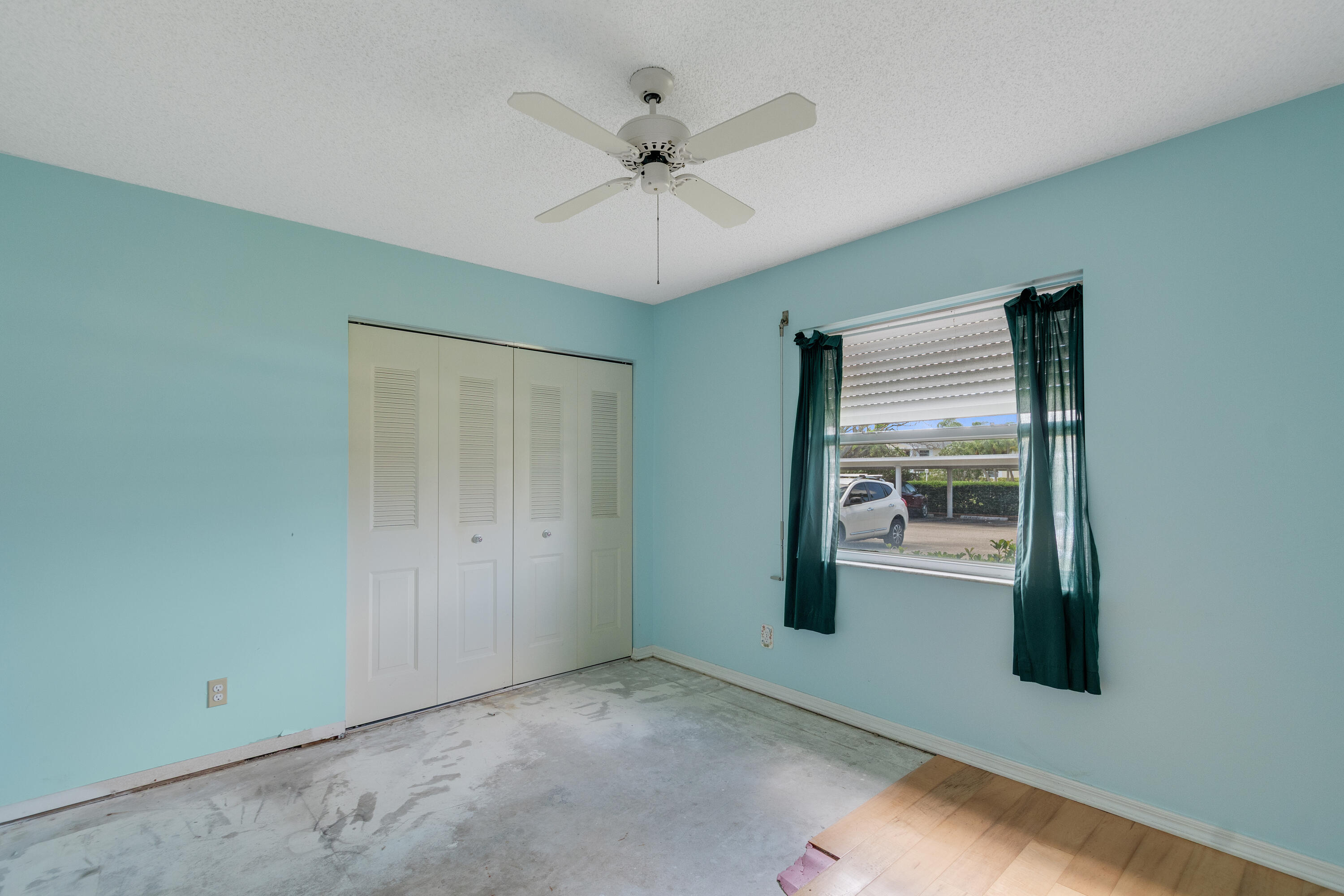 GROVE ISLE EAST CONDOMINIUM - Residential