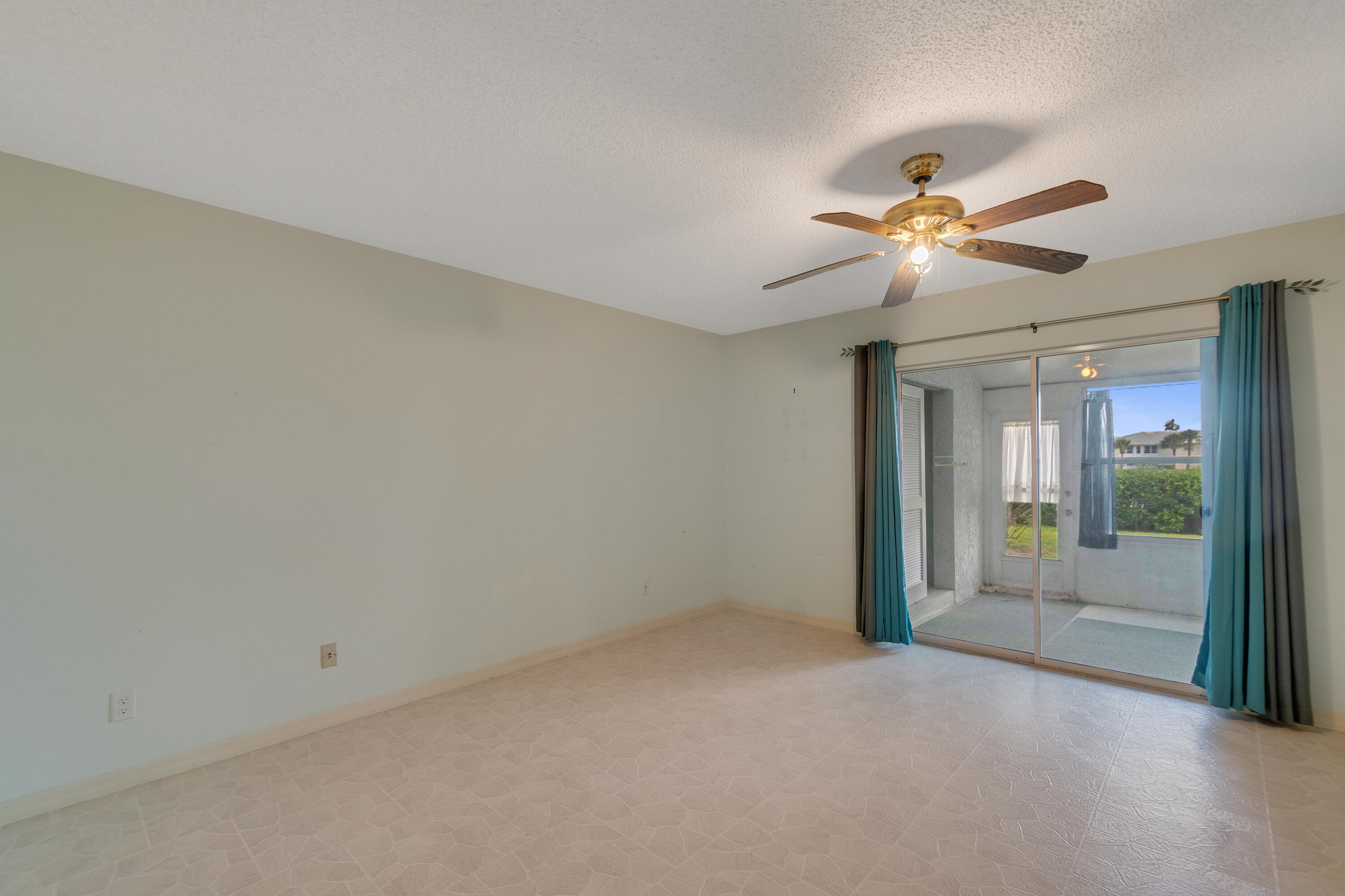 GROVE ISLE EAST CONDOMINIUM - Residential