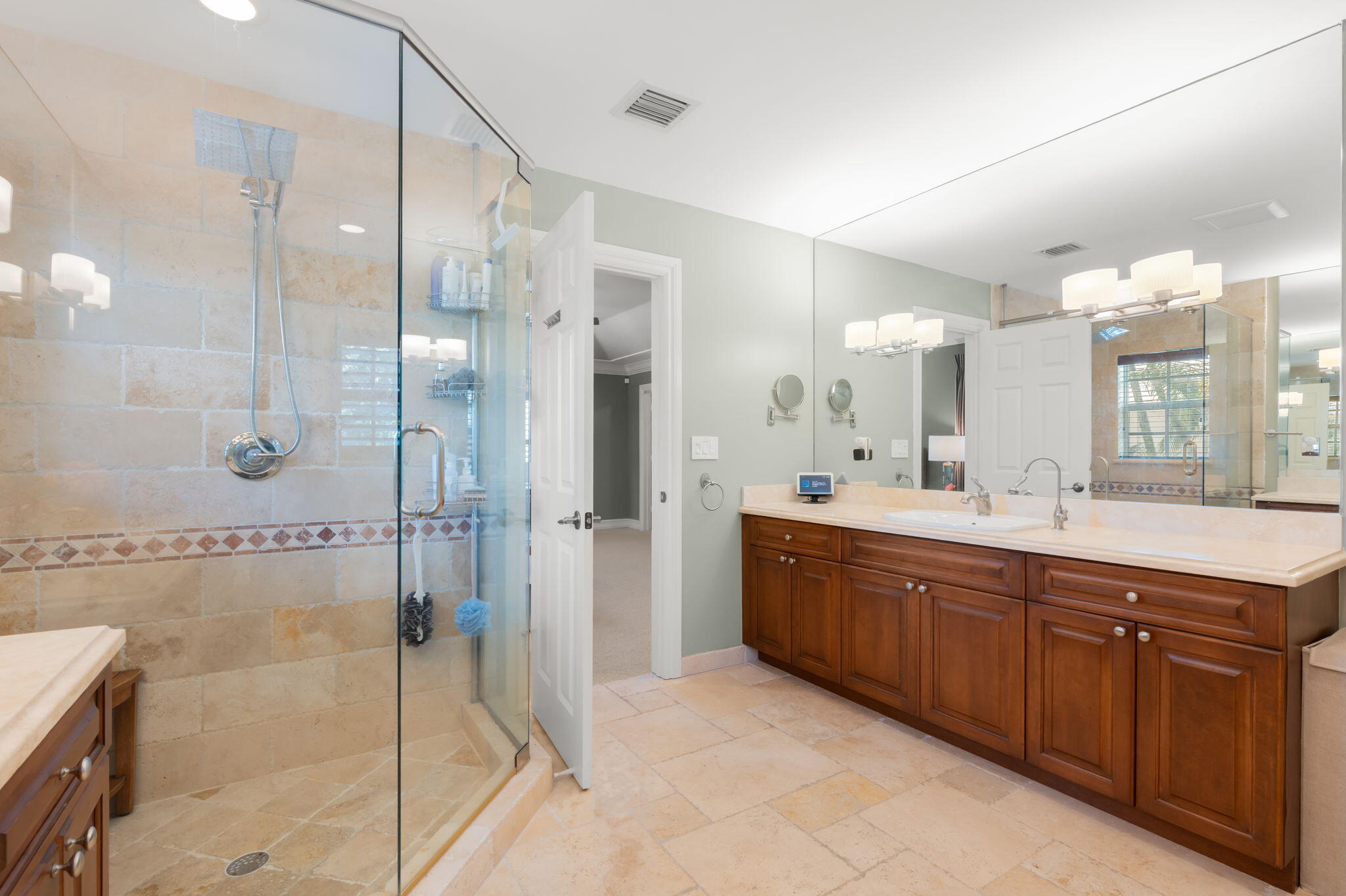 633 NE 20th Street