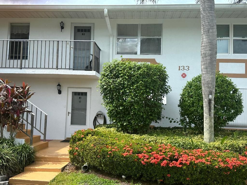 Photo of 133 Lakes End Drive #B-1, Fort Pierce, FL 34982 (MLS # R10926239)