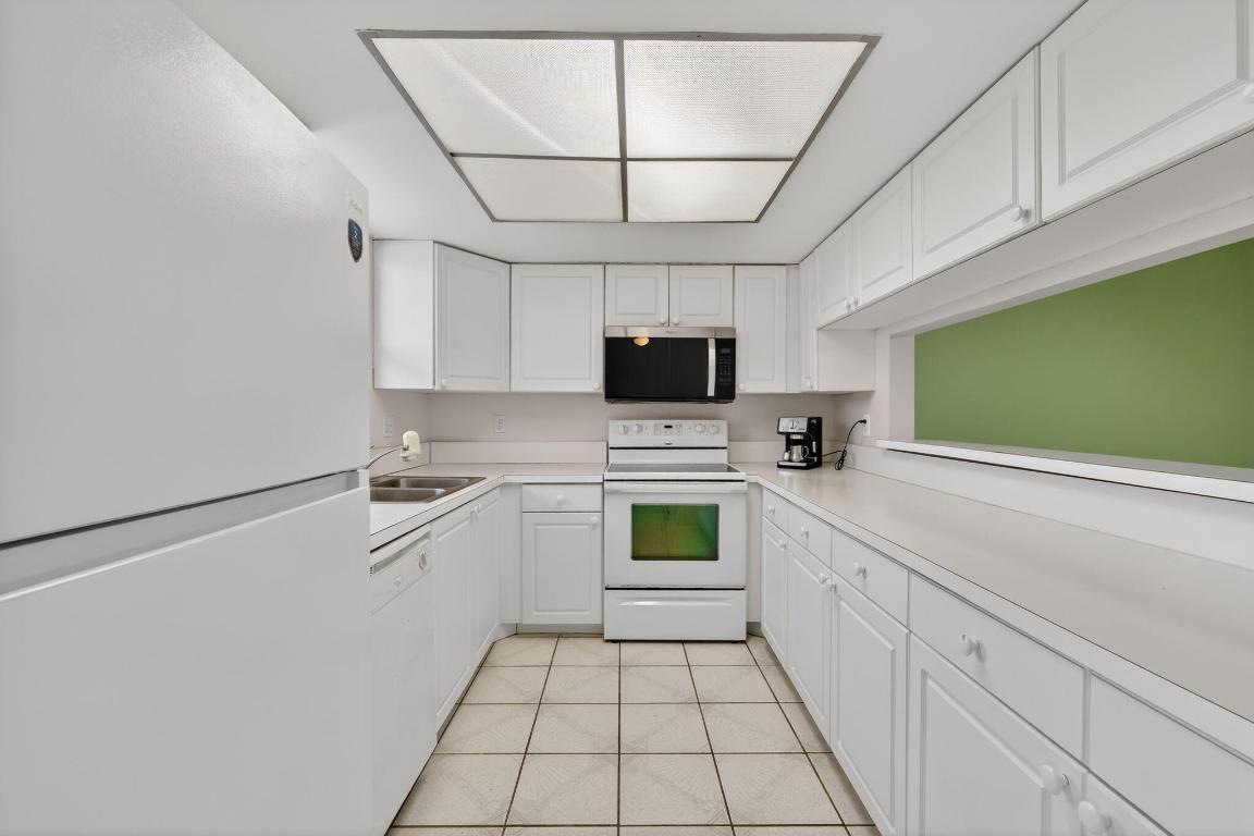 KINGSWOOD CONDO - Residential