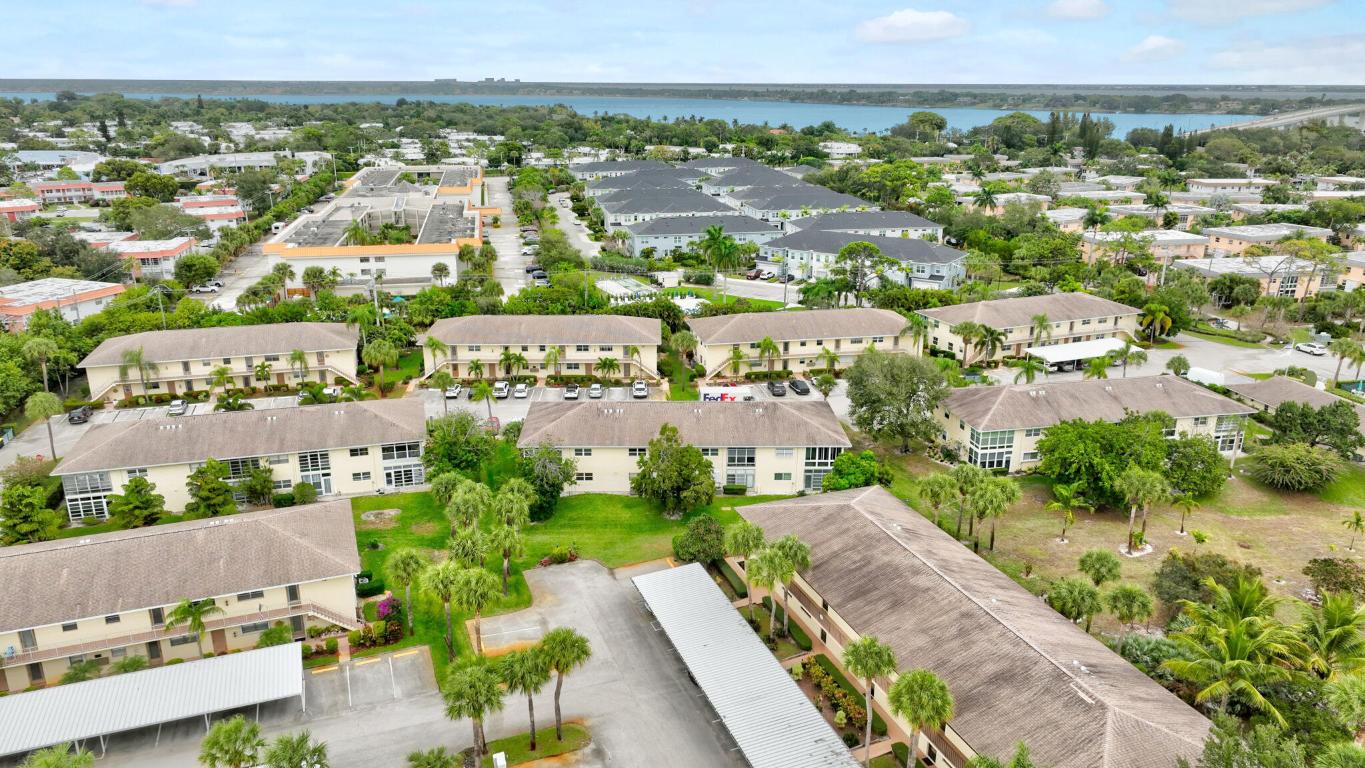 KINGSWOOD CONDO - Residential