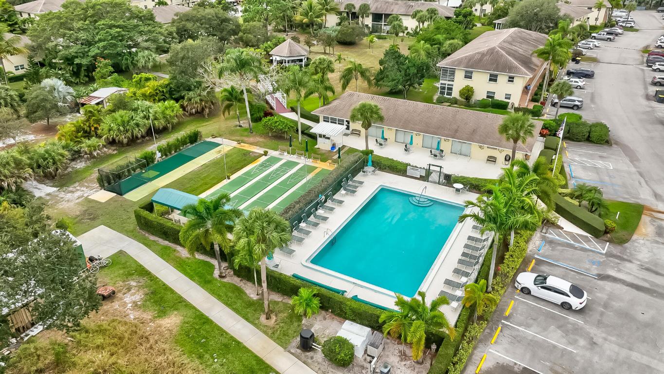 KINGSWOOD CONDO - Residential