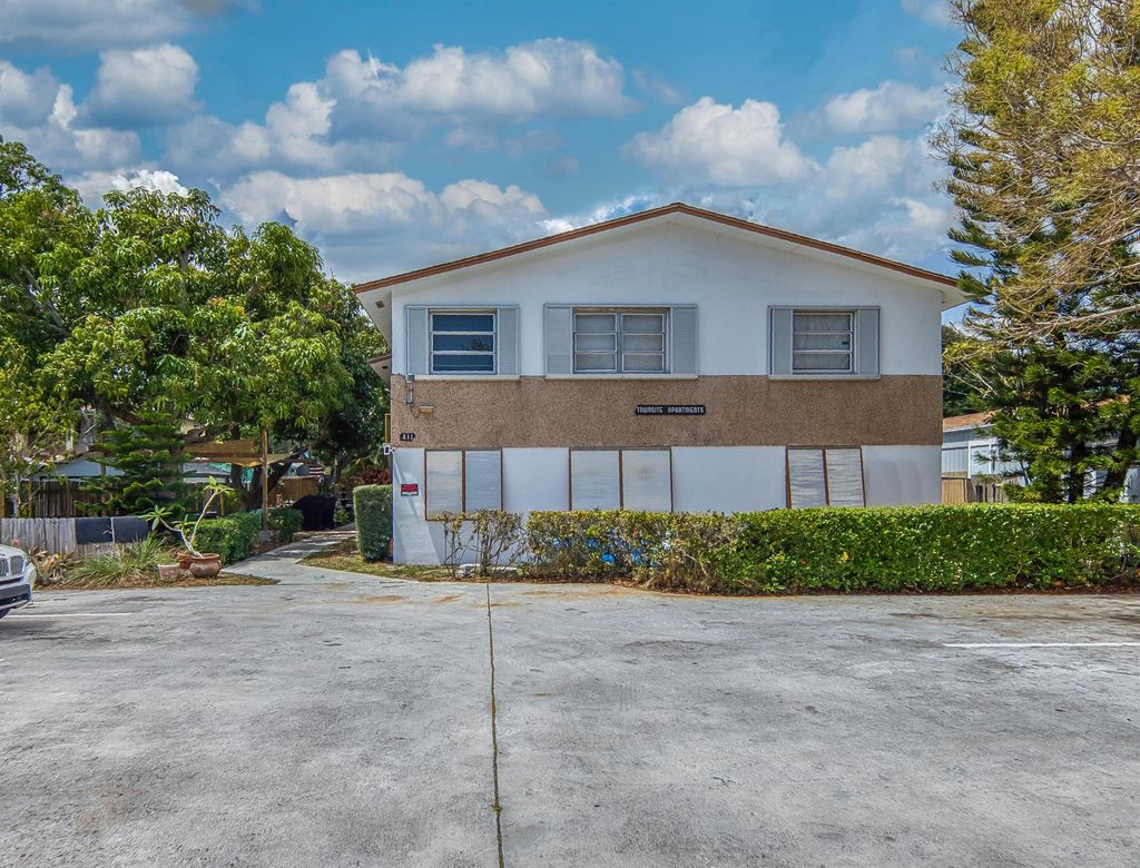 Photo of 411 S M Street #5, Lake Worth Beach, FL 33460 (MLS # R11080858)