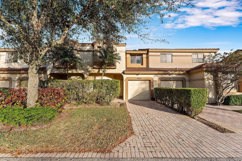 Photo of 6757 Via Regina #3, Boca Raton, FL 33433 (MLS # R11155681)