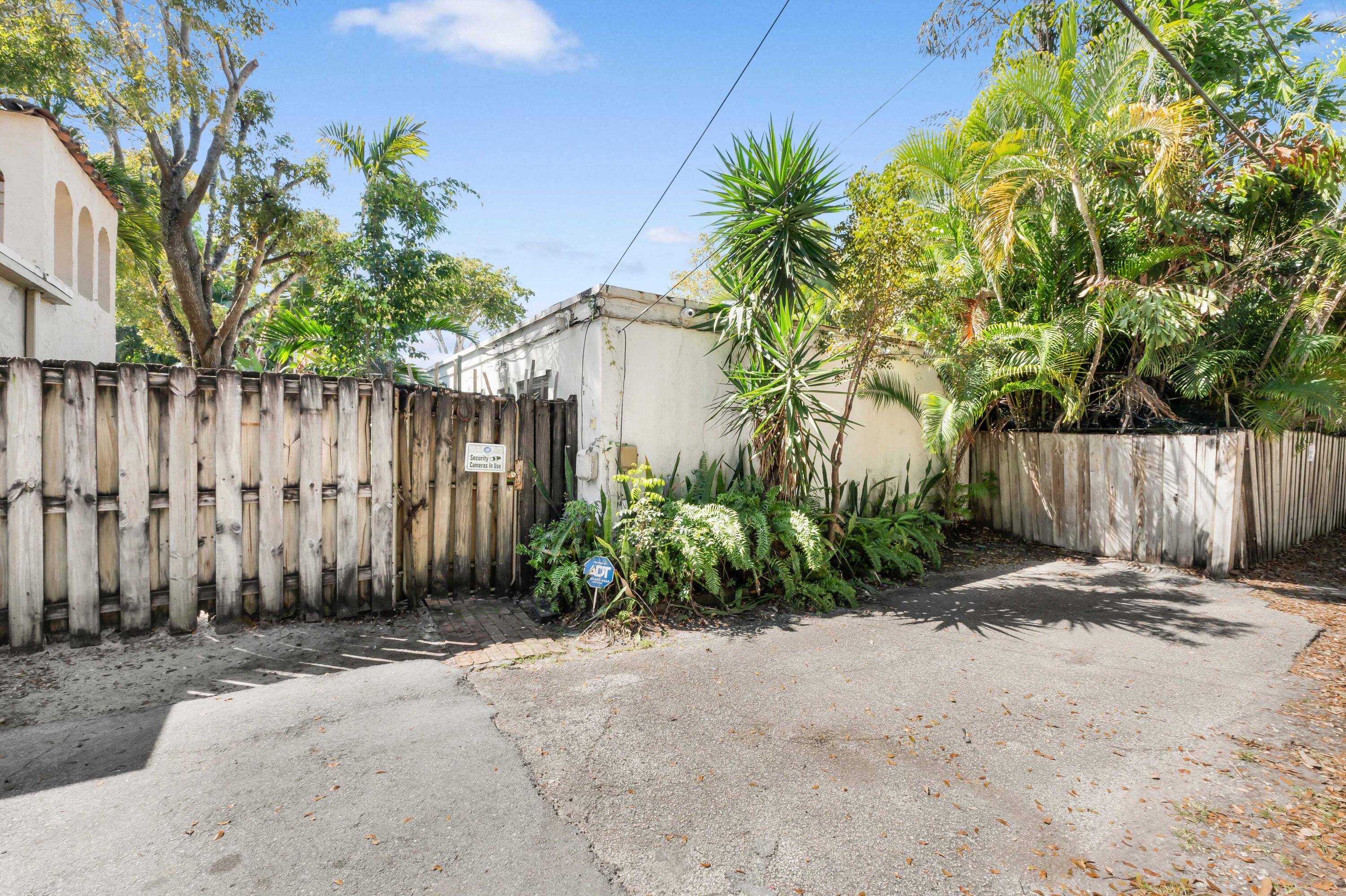 COLEE HAMMOCK - Residential Lease