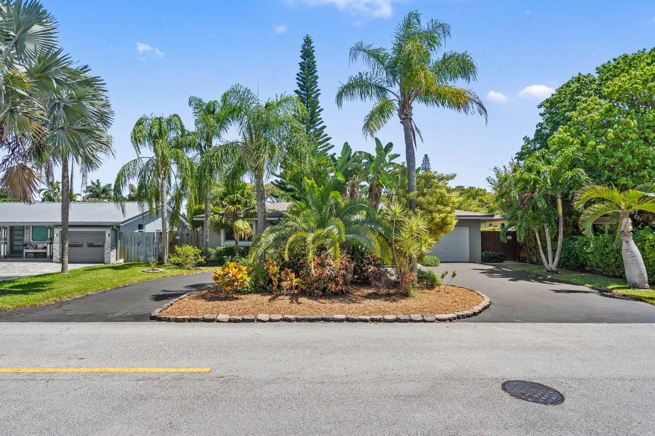 1742 NE 28th Dr