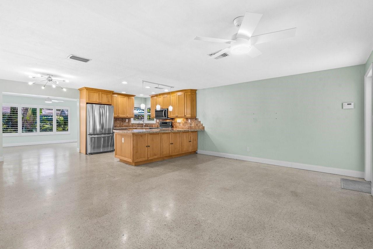 1742 NE 28th Dr