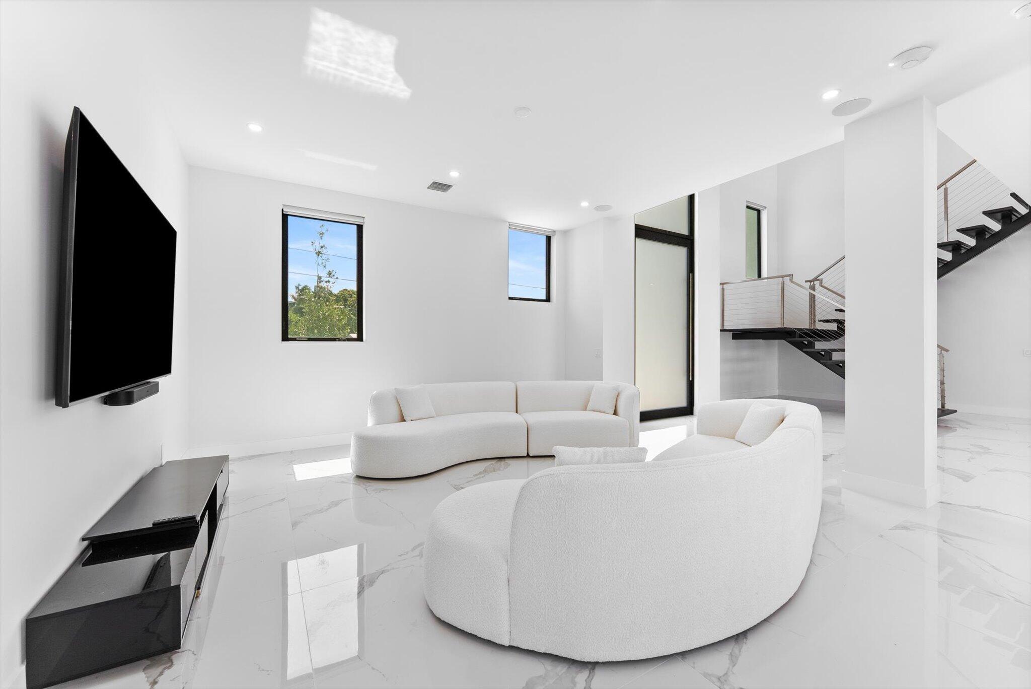 HILLSBORO HARBOR - Residential