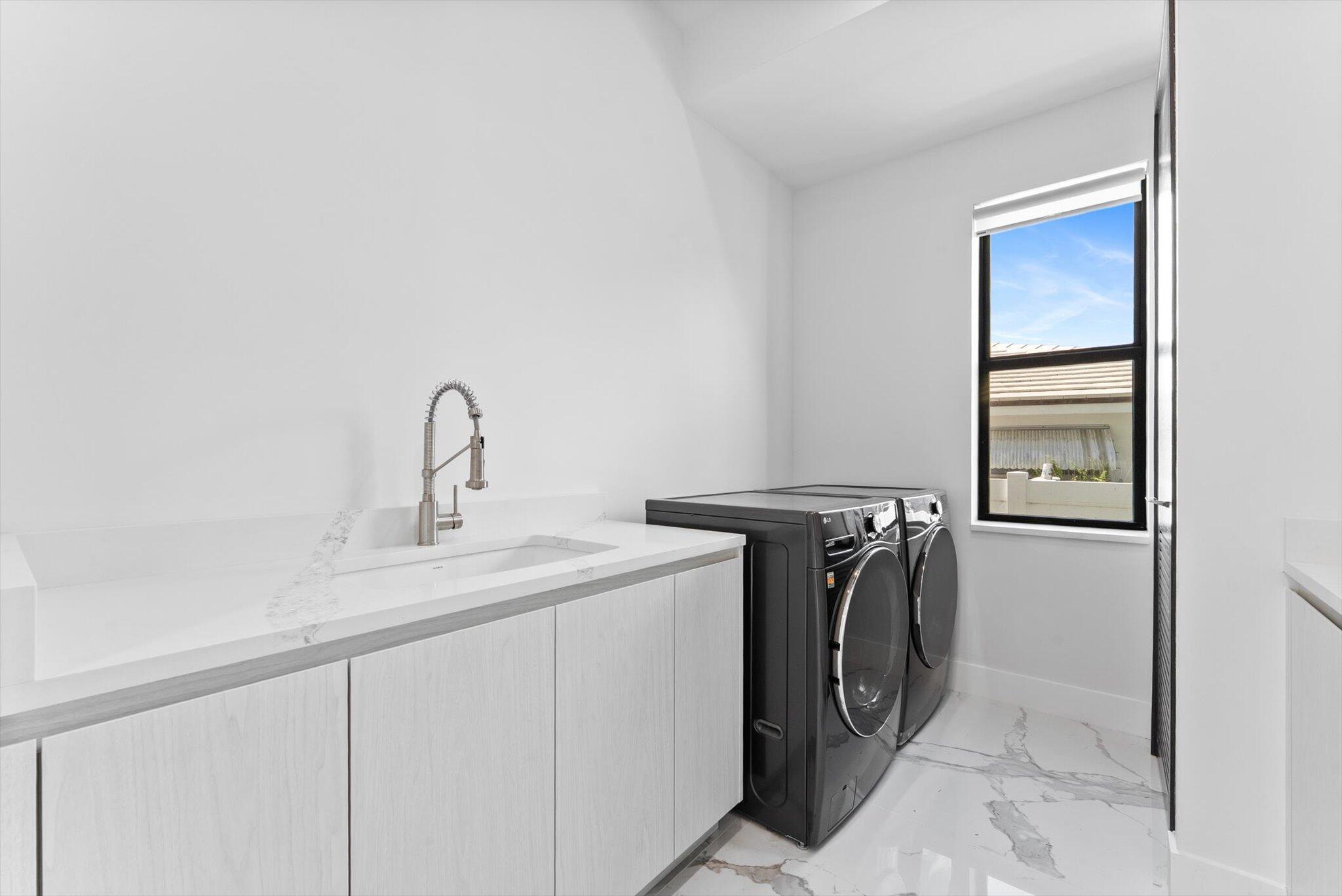 HILLSBORO HARBOR - Residential