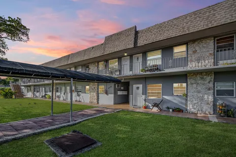 9375 SW 40th Ter Unit 107, Miami, FL MLS: F10468057