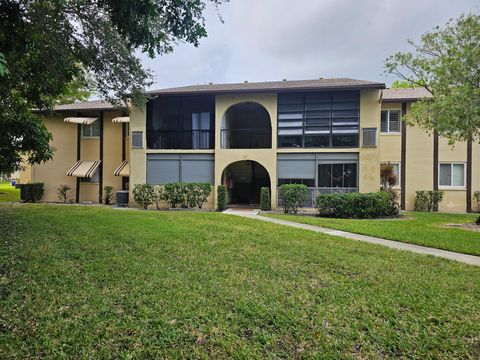 312 Pine Ridge Circle A-2 Greenacres FL 33463