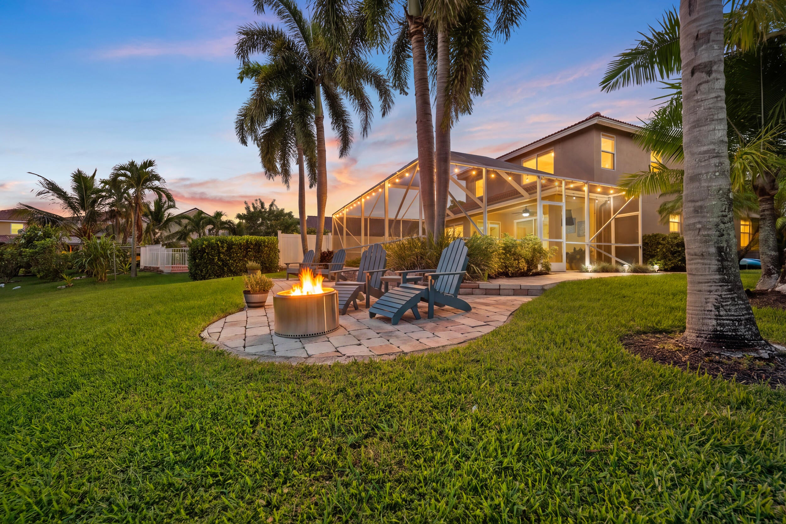 7960 La Rose Court