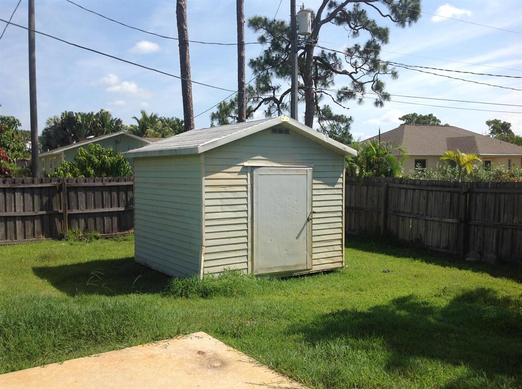 PORT ST LUCIE SECTION 3 - Residential Lease