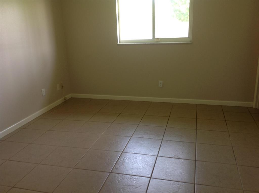 PORT ST LUCIE SECTION 3 - Residential Lease