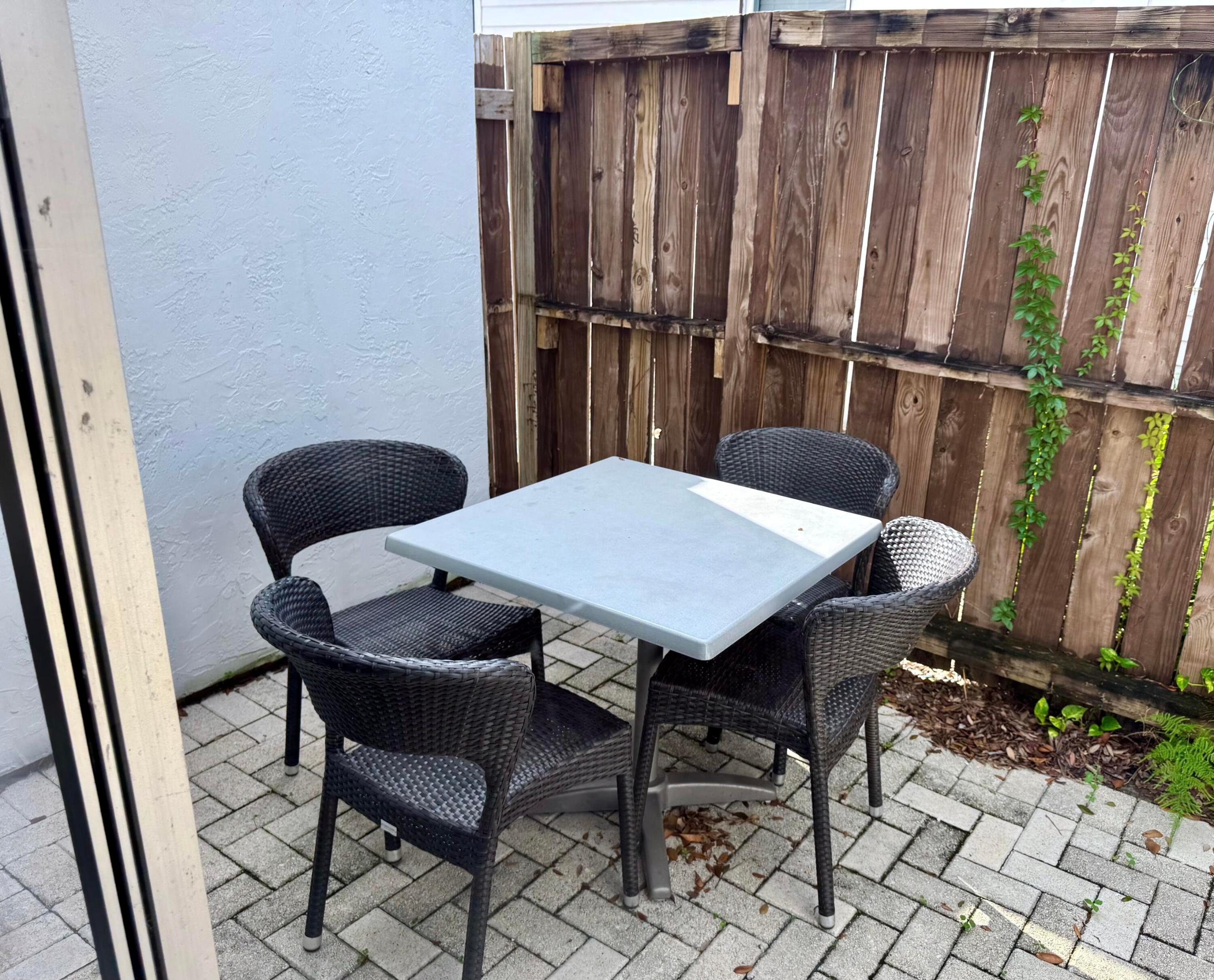 CROISSANT PARK - Residential Income