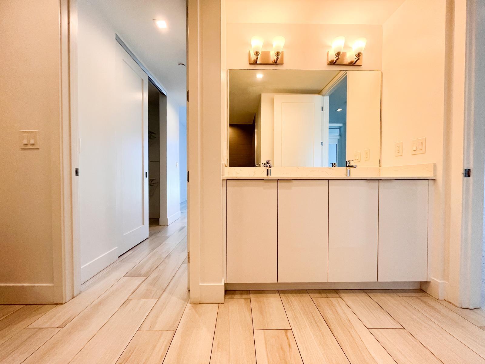 ONE LUXURY CONDO - Residential Lease